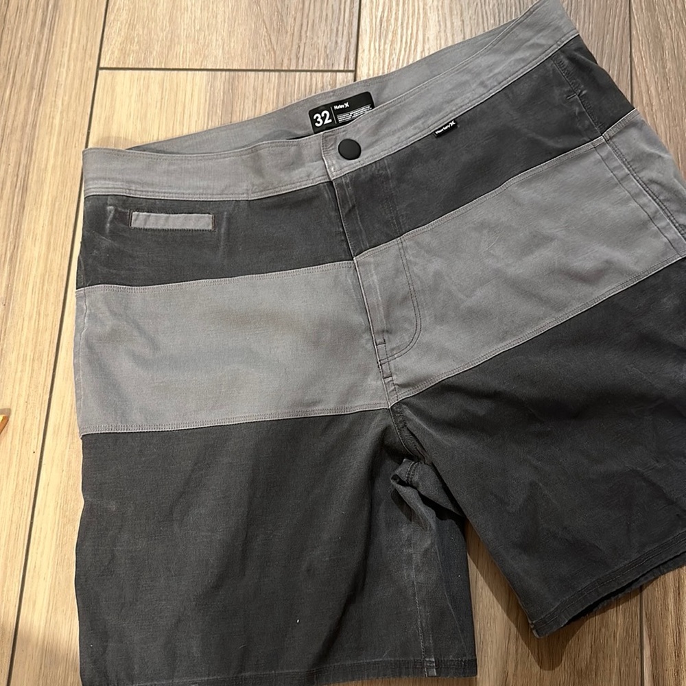 Hurley boarshorts - Grey - Gently used